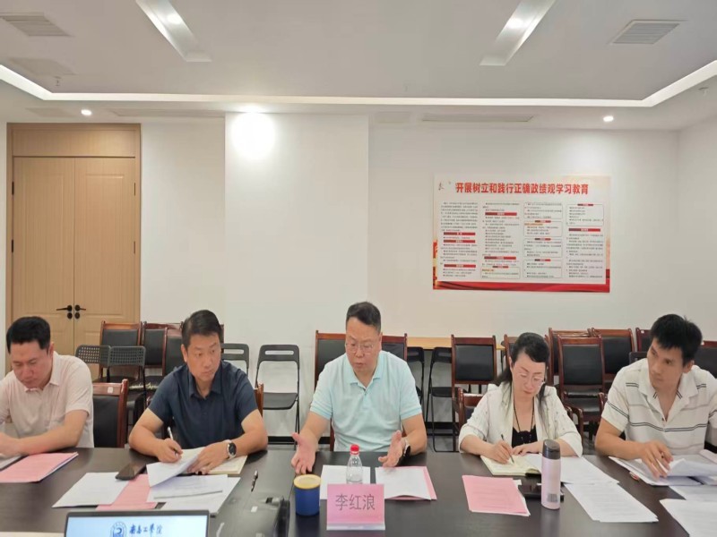 31d062aadf7a62ac1c8e34ce602e157a.jpg