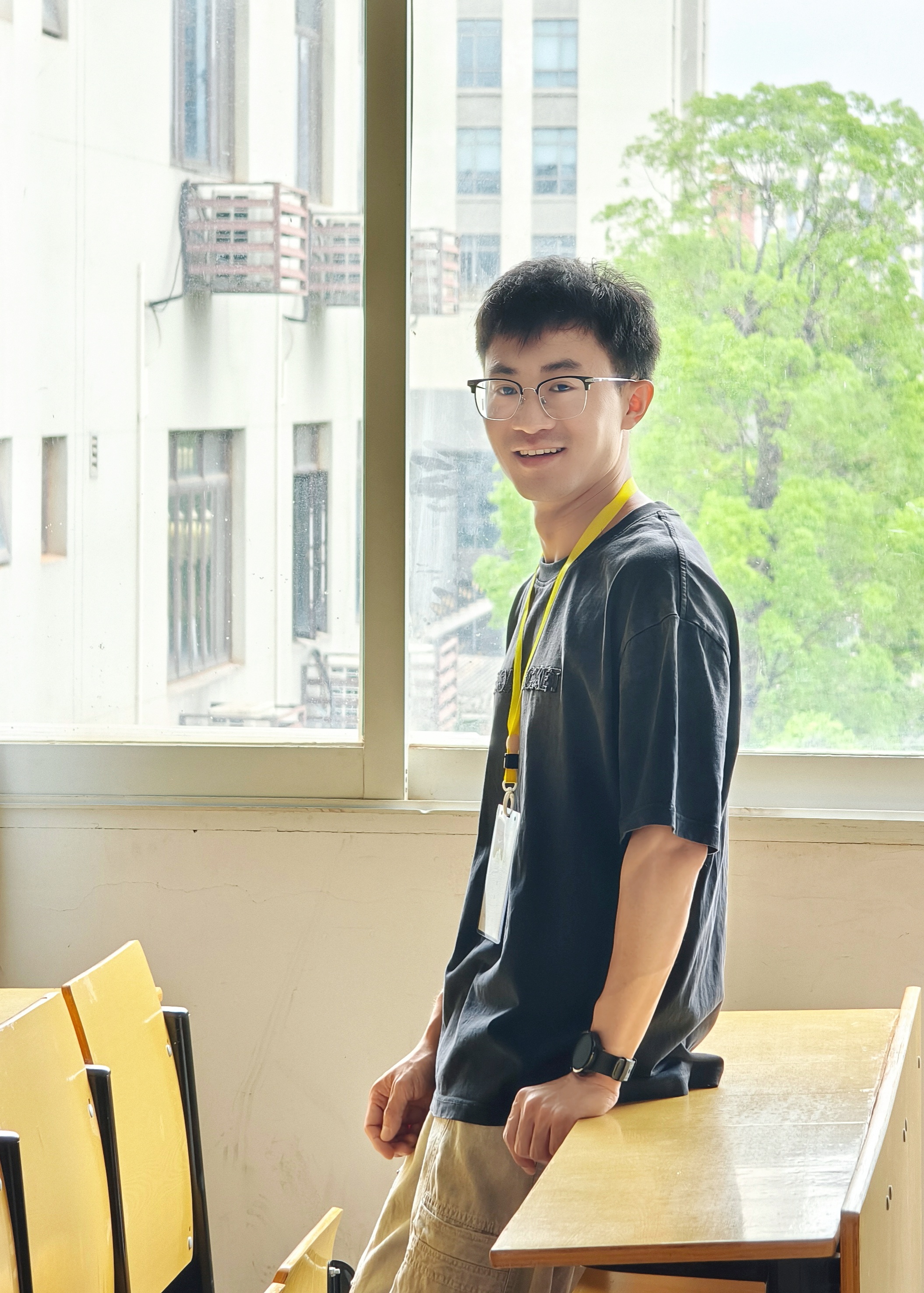 信息与人工智能学院-王京威-生活照2.jpg